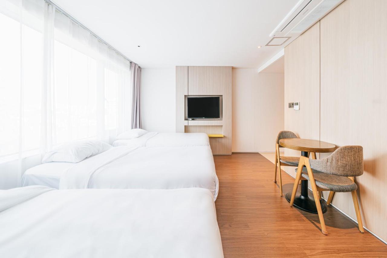 The First70 Hotel Seogwipo Eksteriør billede