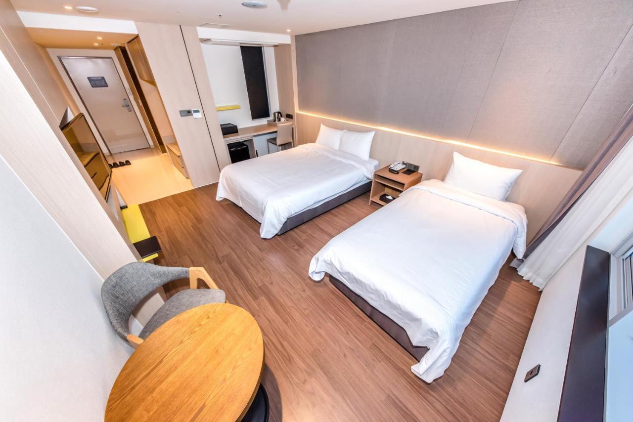 The First70 Hotel Seogwipo Eksteriør billede