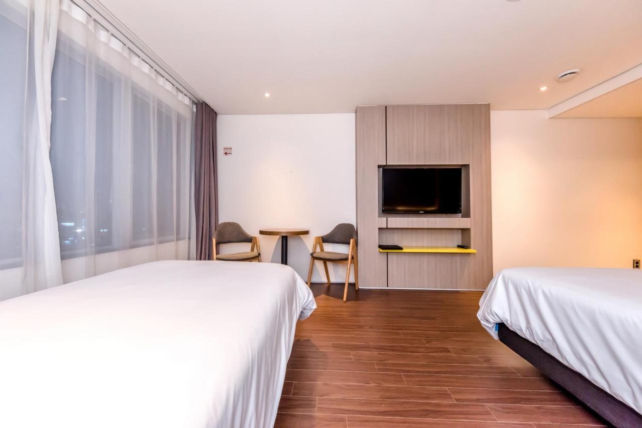The First70 Hotel Seogwipo Eksteriør billede