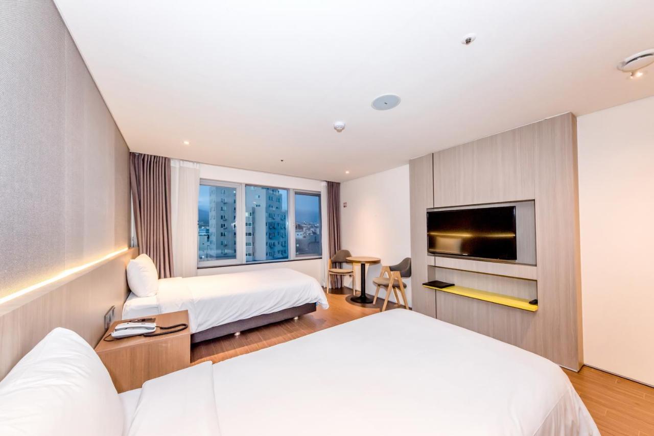 The First70 Hotel Seogwipo Eksteriør billede
