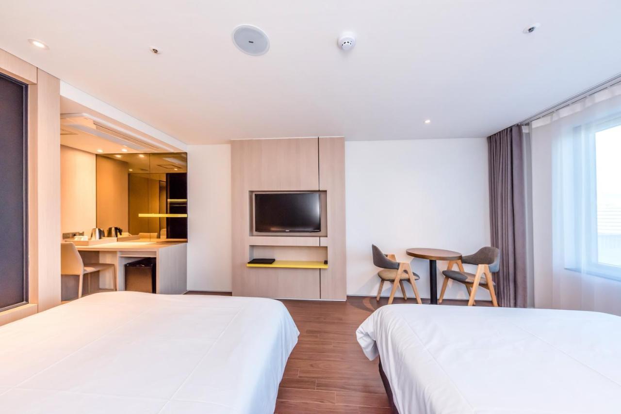 The First70 Hotel Seogwipo Eksteriør billede